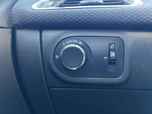 Used 2017 Chevrolet Cruze LT w/ Convenience Package image 16