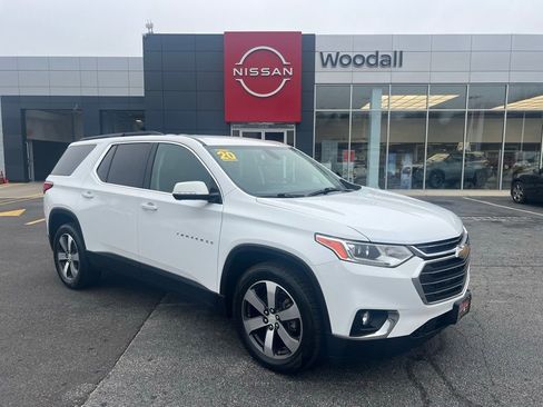 Used 2020 Chevrolet Traverse LT w/ LT Premium Package image 1