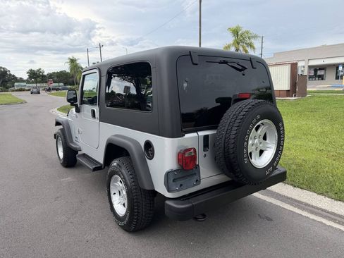 Used 2005 Jeep Wrangler Unlimited w/ Security Group AWD/4WD image 5