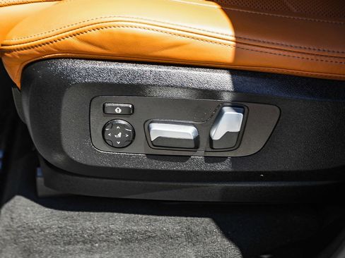 Used 2023 BMW X5 sDrive40i w/ Climate Comfort Package RWD image 19