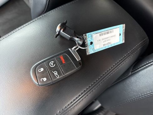 Used 2020 Jeep Grand Cherokee Altitude image 29