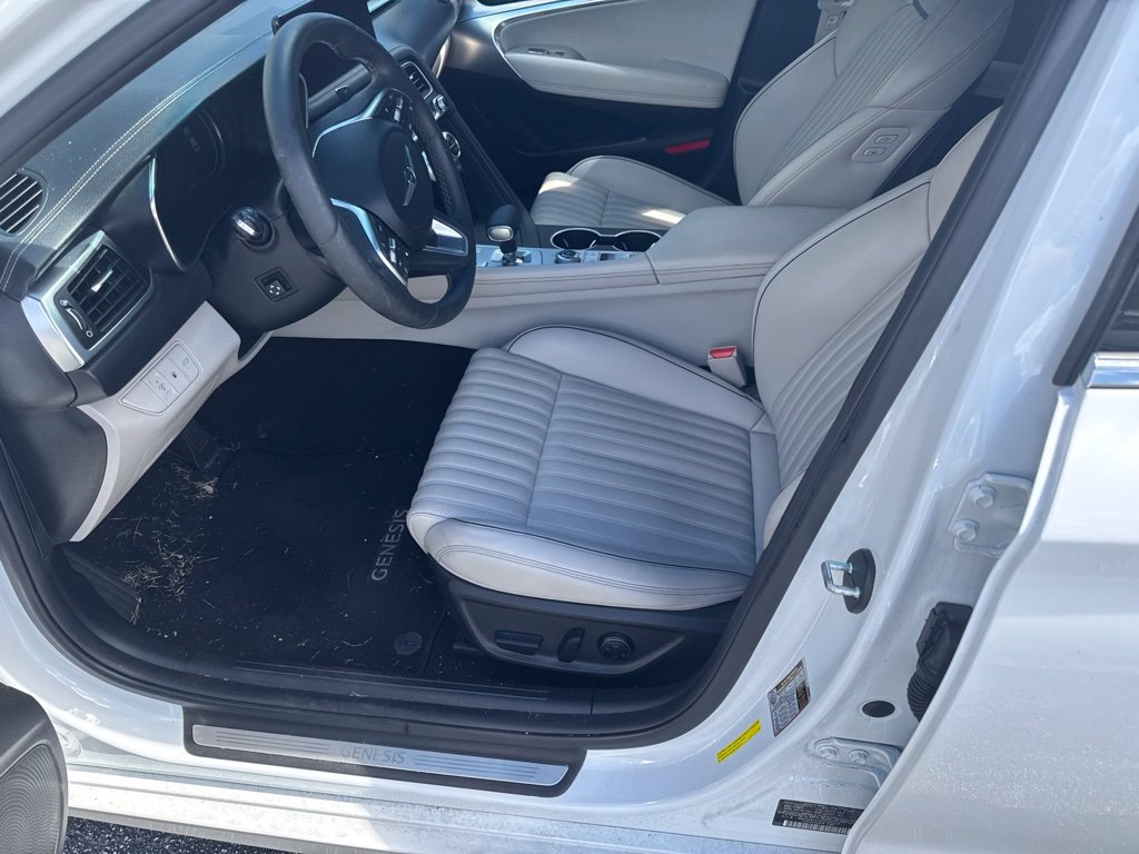 Used 2023 Genesis G70 3.3T RWD image 14