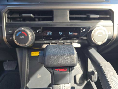 Certified 2025 Toyota 4Runner TRD Off-Road image 28