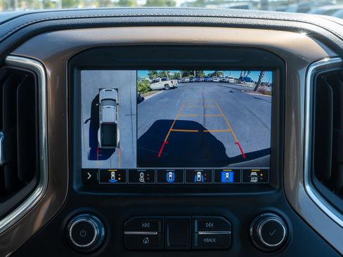 Used 2020 Chevrolet Silverado 3500 High Country image 16