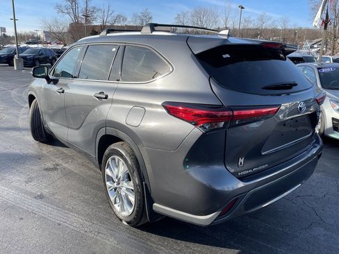 Used 2023 Toyota Highlander Limited image 7