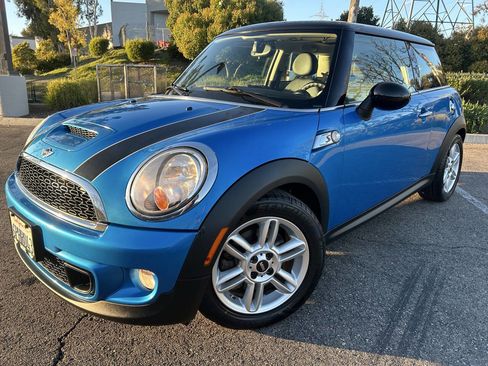 Used 2011 MINI Cooper S image 1