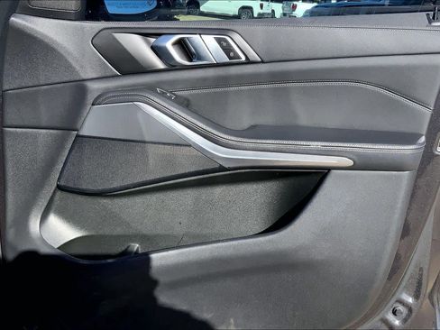 Used 2022 BMW X5 sDrive40i w/ Premium Package image 21