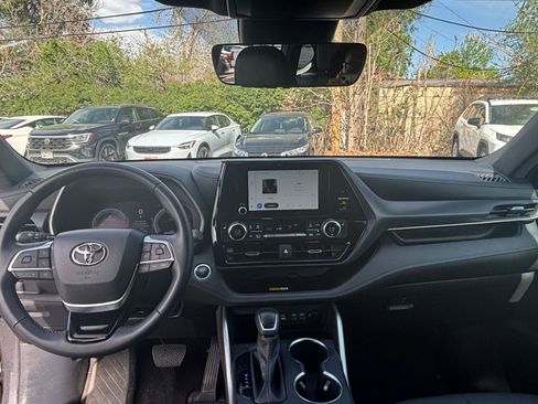 Used 2025 Toyota Highlander XSE AWD/4WD image 33