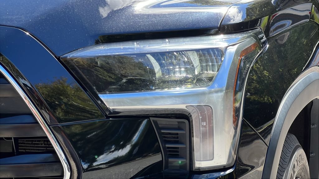 Used 2023 Toyota Sequoia SR5 w/ SR5 Premium Package AWD/4WD image 29