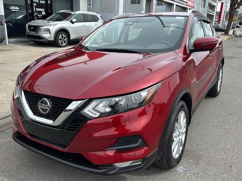 Used 2020 Nissan Rogue Sport SV w/ Technology Package image 4