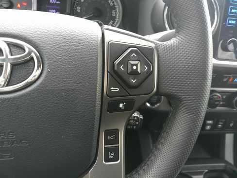 Used 2018 Toyota Tacoma Limited image 20