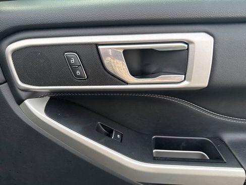 Certified 2022 Ford Explorer XLT w/ Equipment Group 202A image 27