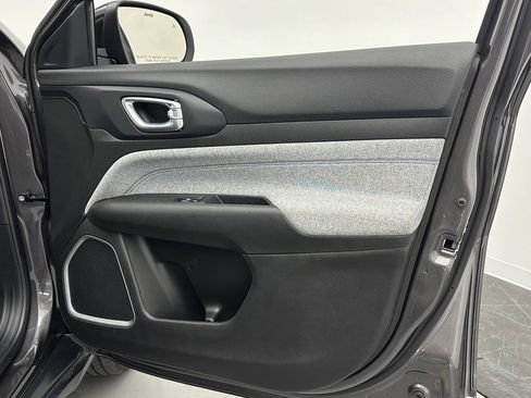 Used 2024 Jeep Compass Latitude w/ Altitude Special Edition image 30