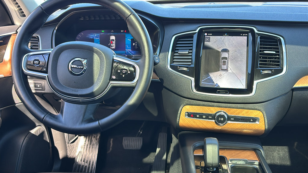 Certified 2025 Volvo XC90 T8 Plus w/ Protection Package AWD/4WD image 7