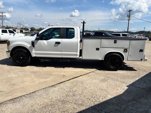 Used 2017 Ford F350 XL w/ Power Equipment Group RWD image 4