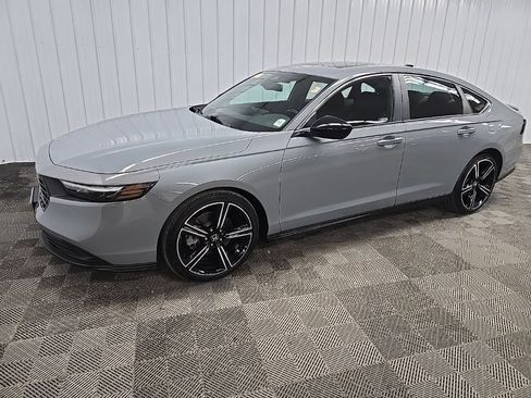 Used 2023 Honda Accord Sport image 6