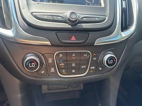 Used 2019 Chevrolet Equinox LT FWD image 25