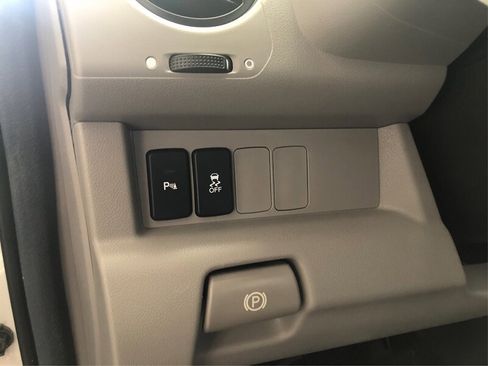 Used 2013 Honda Pilot Touring image 32