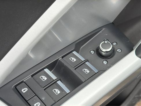 Used 2021 Audi Q3 2.0T Premium w/ Convenience Package image 32