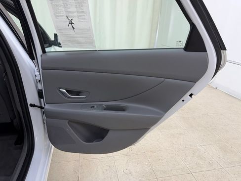 Used 2025 Hyundai Elantra SEL FWD image 12