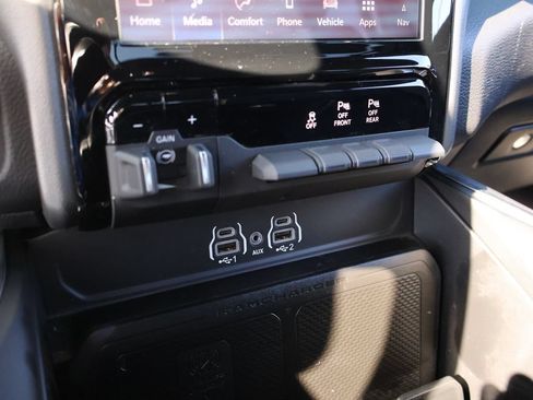 Used 2025 RAM 1500 Big Horn AWD/4WD image 27