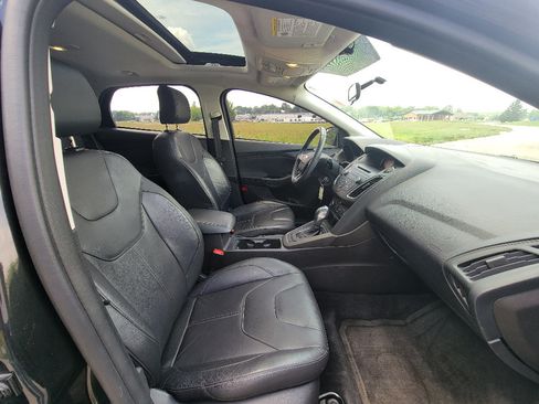 Used 2015 Ford Focus SE w/ Equipment Group 201A FWD image 31