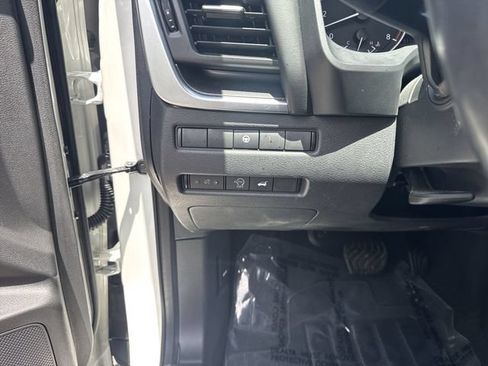 Used 2023 Nissan Rogue SV w/ SV Premium B Package FWD image 24