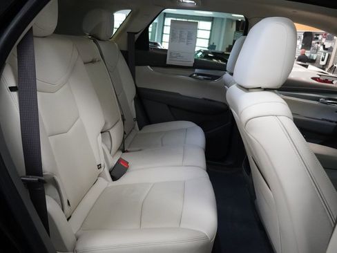 Used 2021 Cadillac XT5 Premium Luxury AWD/4WD image 16