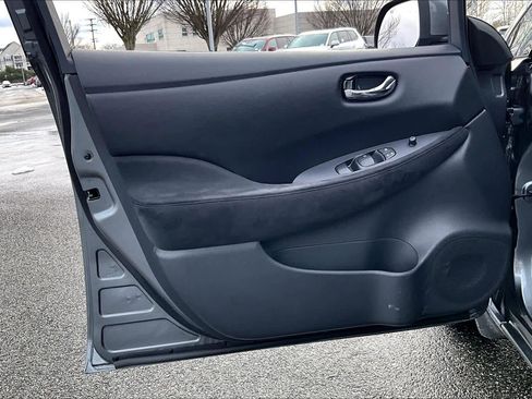 Used 2015 Nissan Leaf S w/ Charge Package image 21