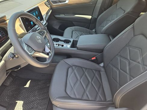 New 2026 Volkswagen Atlas SE FWD image 12