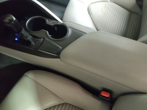Used 2021 Toyota Camry SE FWD image 26