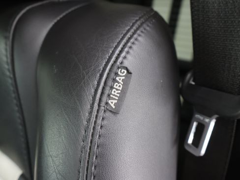 Used 2011 Ford Mustang Shelby GT500 RWD image 40