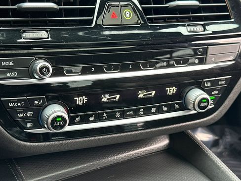 Used 2022 BMW 530e w/ Premium Package image 26