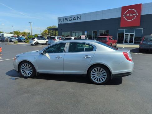Used 2013 Lincoln MKS FWD image 10