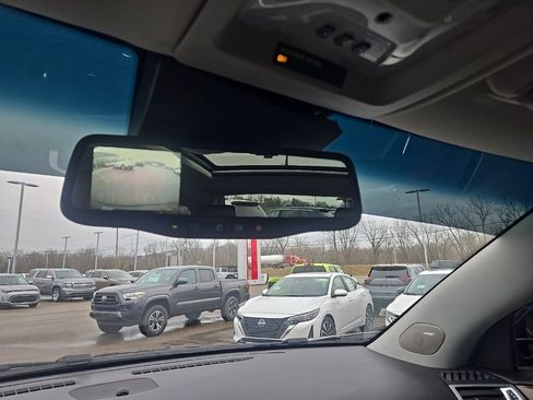 Used 2011 Cadillac SRX Luxury image 21