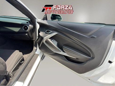 Used 2023 Chevrolet Camaro LT RWD image 17