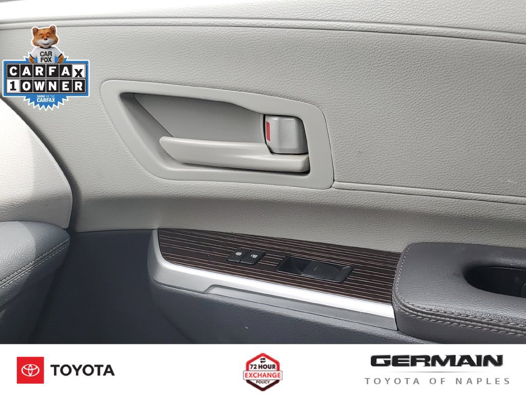 Used 2024 Toyota Sienna LE FWD image 29
