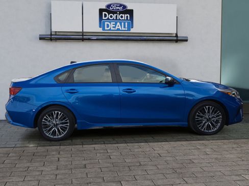 Used 2023 Kia Forte GT-Line w/ GT-Line Premium Package image 2