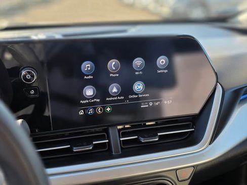 Used 2025 Chevrolet Trax LS image 25