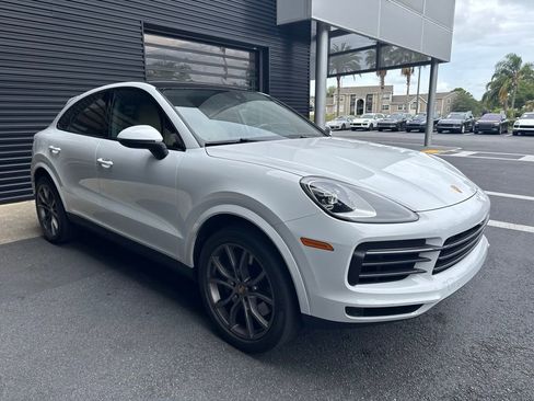 Certified 2023 Porsche Cayenne Platinum Edition AWD/4WD image 4