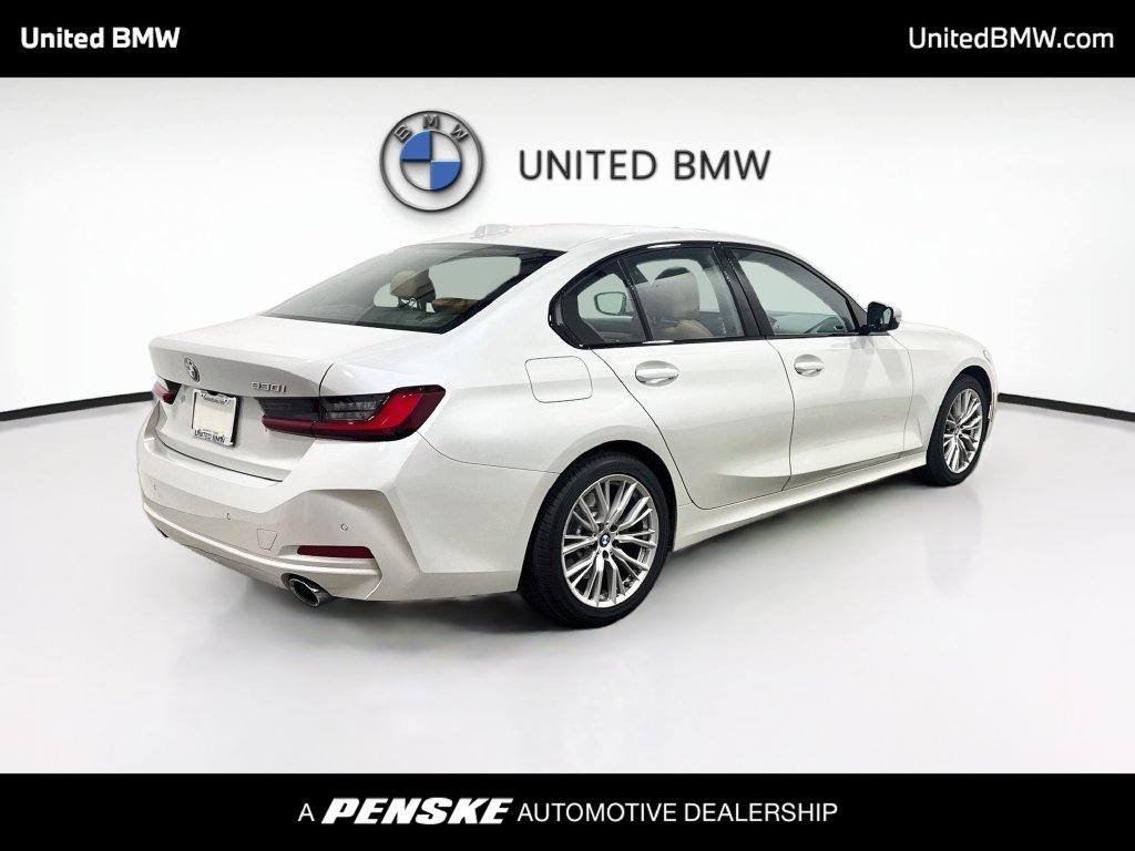 Used 2023 BMW 330i Sedan RWD image 5