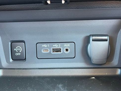 New 2025 Nissan Sentra SV w/ SV Premium Package FWD image 30