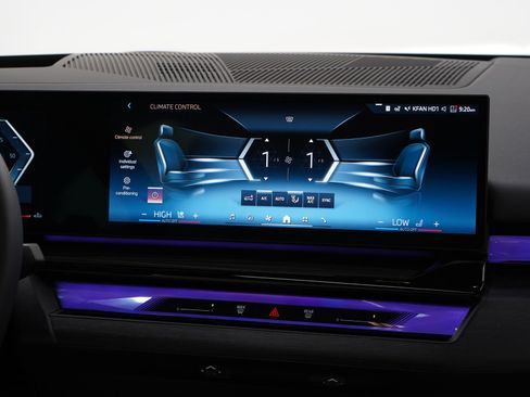 Used 2024 BMW 540i xDrive w/ Premium Package image 15