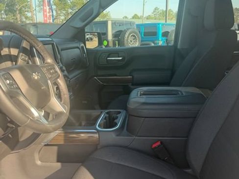 Used 2022 Chevrolet Silverado 1500 RST w/ Convenience Package II AWD/4WD image 16