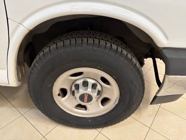 Used 2018 GMC Savana 2500 RWD image 27