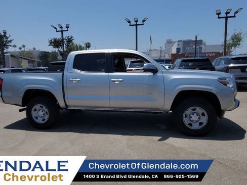 Used 2023 Toyota Tacoma SR5 RWD image 2