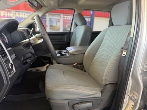 Used 2013 RAM 2500 Tradesman w/ Chrome Appearance Group image 15