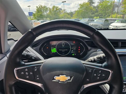 Used 2020 Chevrolet Bolt Premier w/ Infotainment Package image 25