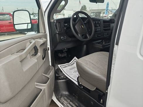 Used 2019 Chevrolet Express 2500 image 5