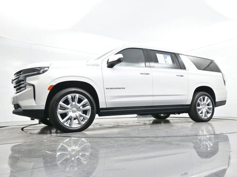 Used 2024 Chevrolet Suburban High Country w/ Advanced Technology Package image 57